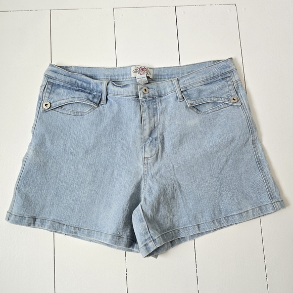 Vintage Y2K Light Denim Jean Shorts Stretch Plus Size 18 - Picture 1 of 4